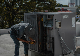 Hoe kun je vaststellen dat de airconditioner onvoldoende freon bevat?