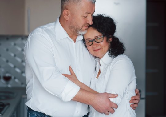 Echtgenoten die gescheiden wonen in Italië: hoe u wettelijk dubbele voordelen kunt krijgen met betrekking tot de IMU en op de juiste manier de ISEE kunt aanvragen.