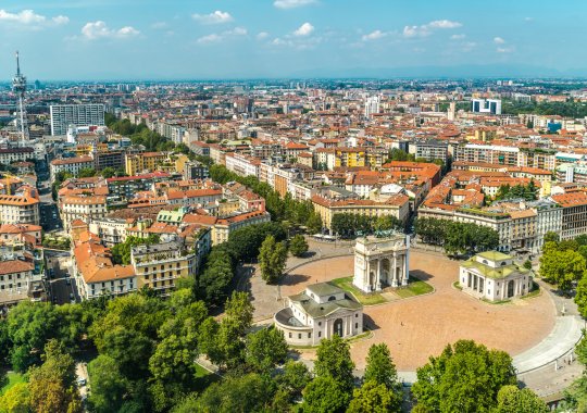 Milaan voor alleenstaanden, Napels voor beleggers, Bologna voor milieuvriendelijkheid: woonontwikkelingen 2025-2026