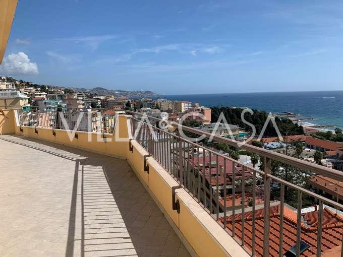 Penthouse van 160 m2 in Sanremo te renoveren.