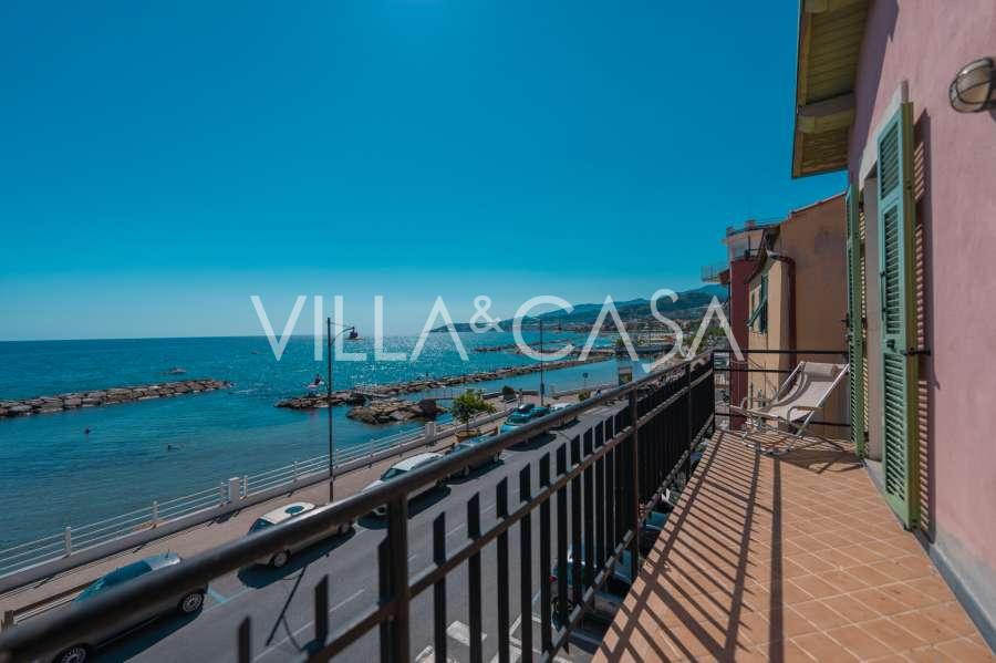 Appartement te koop in Santo Stefano al Mare.