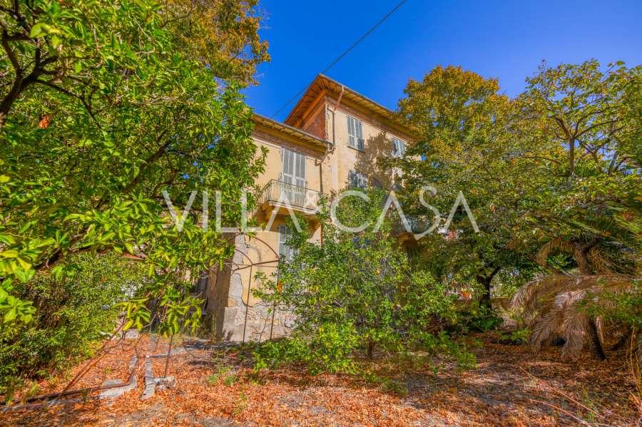 Villa van 450 m2 in Ventimiglia te restaureren.