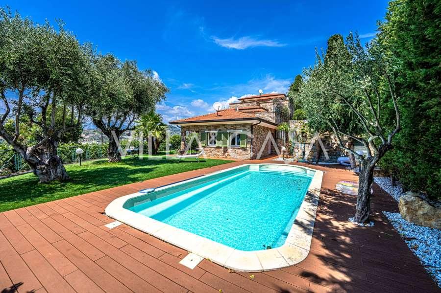 Villa in Bordighera te koop