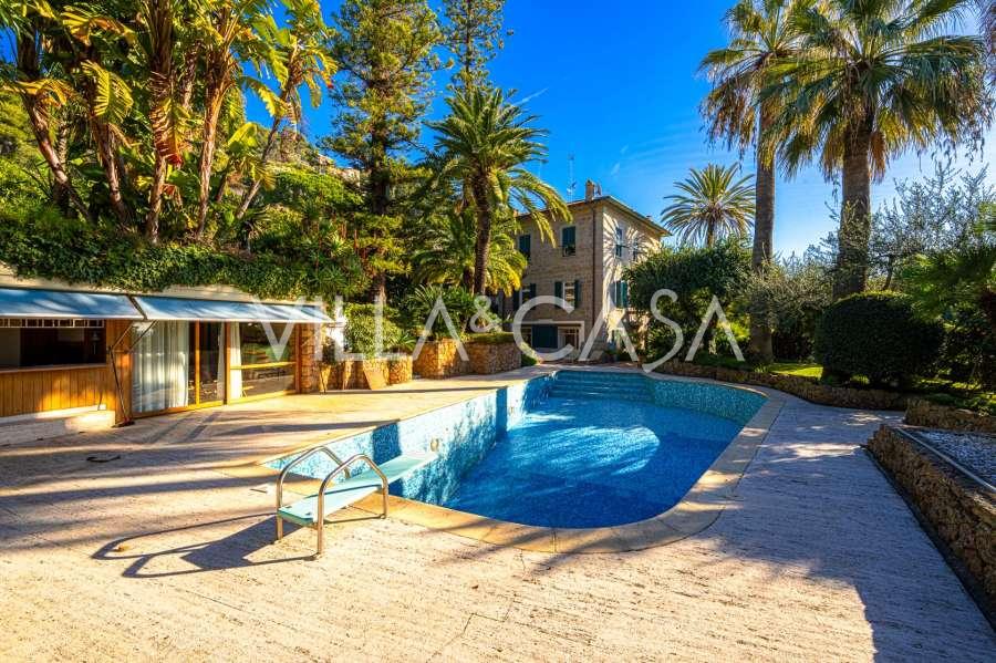 Villa per due famiglie a Bordighera