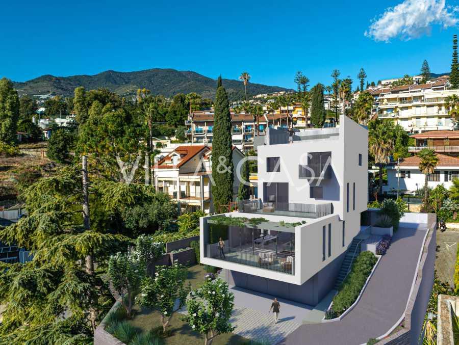 Een nieuwe villa te koop in Sanremo.