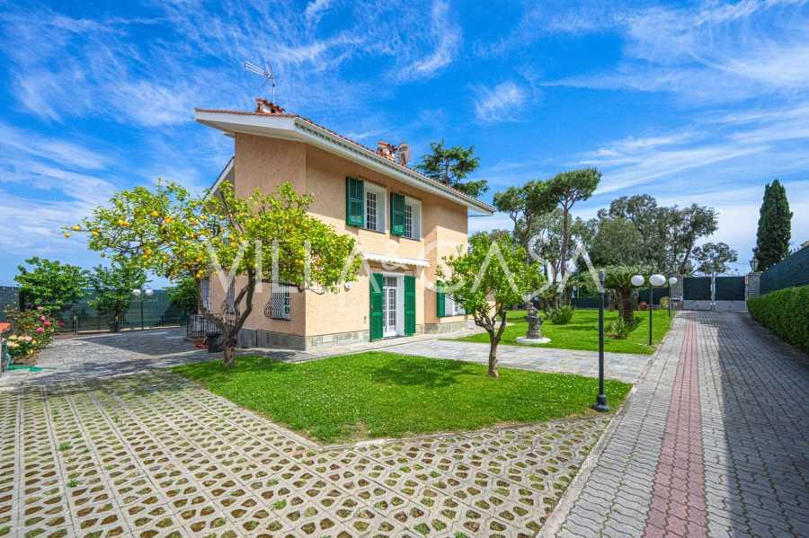 Langdurige verhuur van een villa in San Remo.
