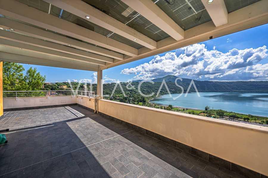 Luxe penthouse in Castel Gandolfo
