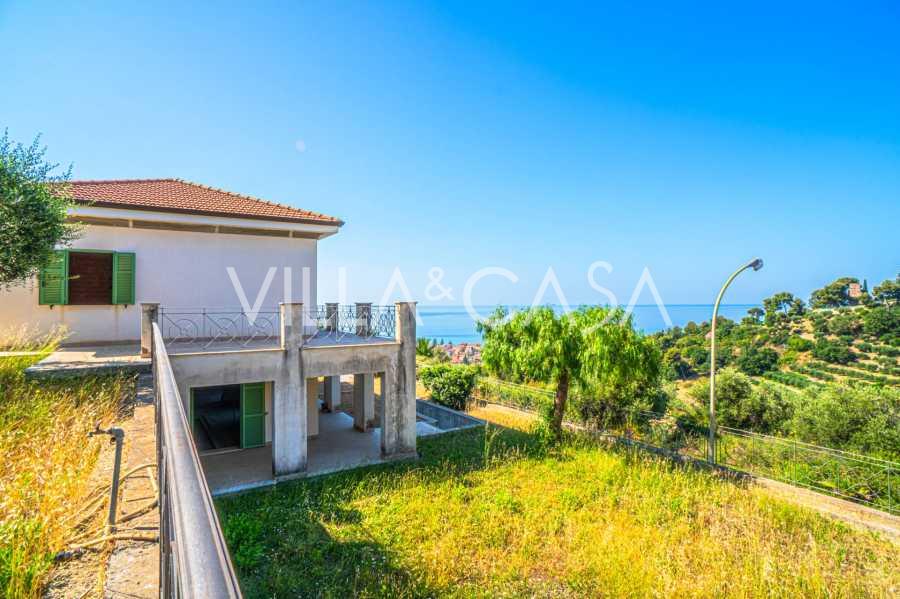 Moderna villa a Bordighera