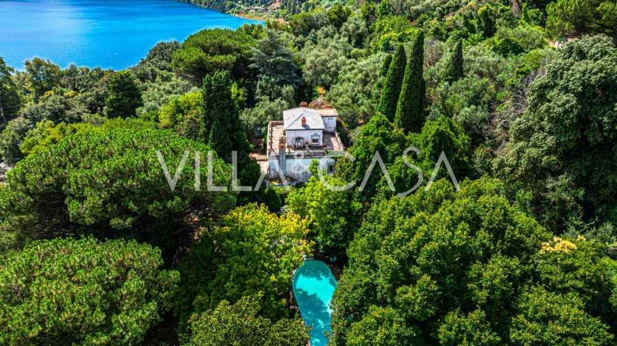 Elite villa in Castel Gandolfo bij het Albano-meer