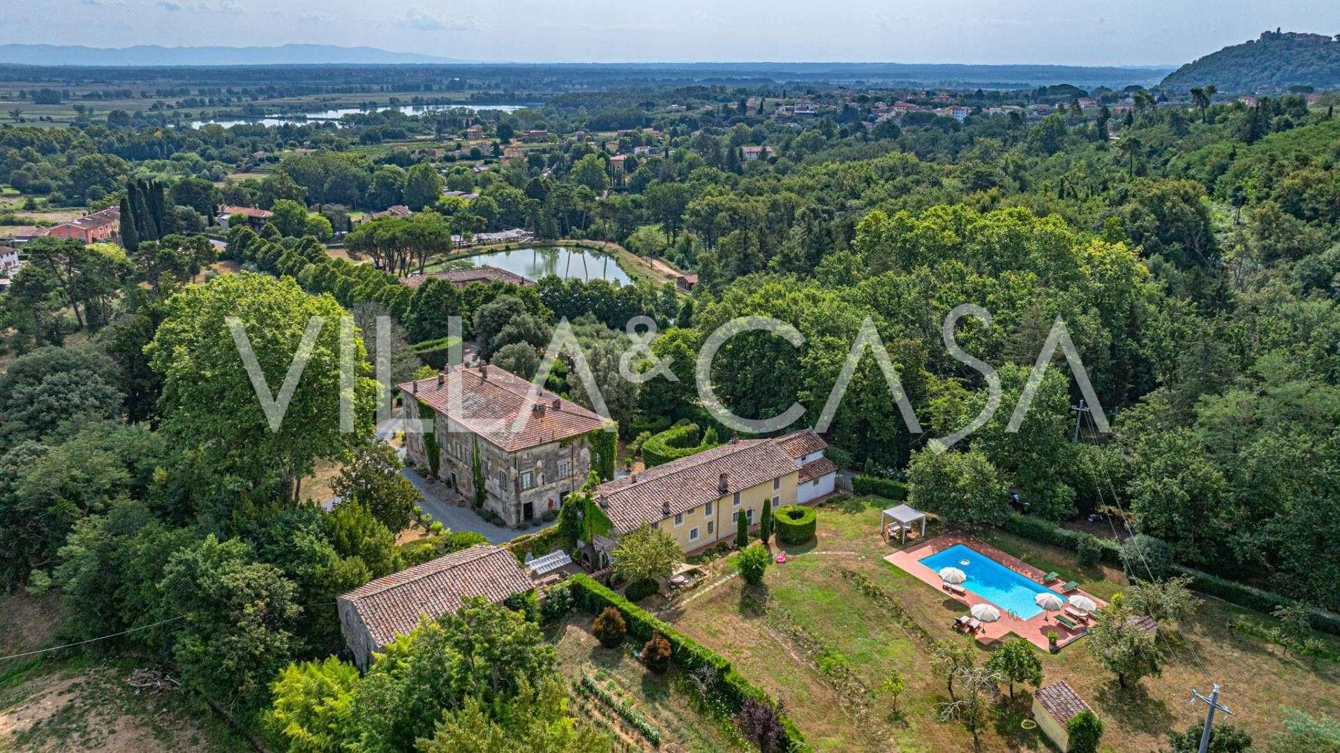 Villa met wijngaarden in Lucca te koop