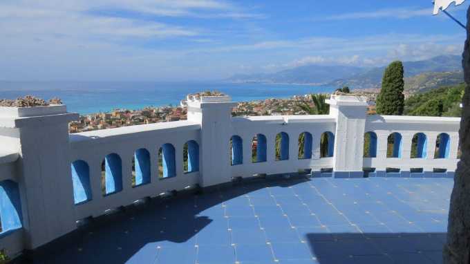 Villa di lusso vicino al mare a Bordighera.