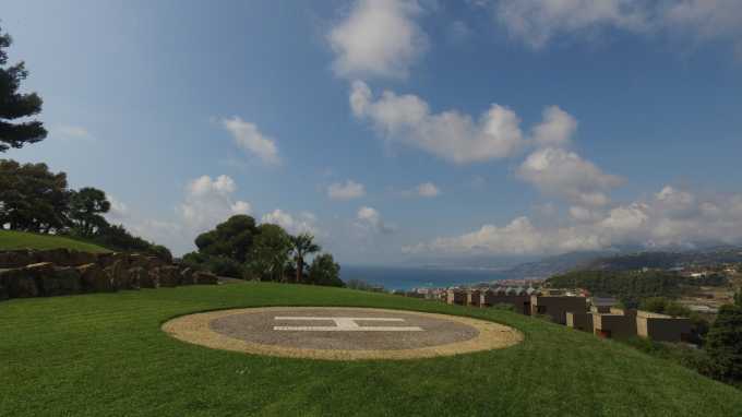 Villa met helikopterplatform in Bordighera