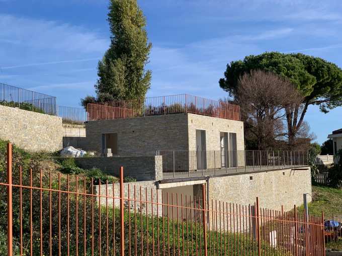 Nieuw huis met uitzicht op zee in Bordighera