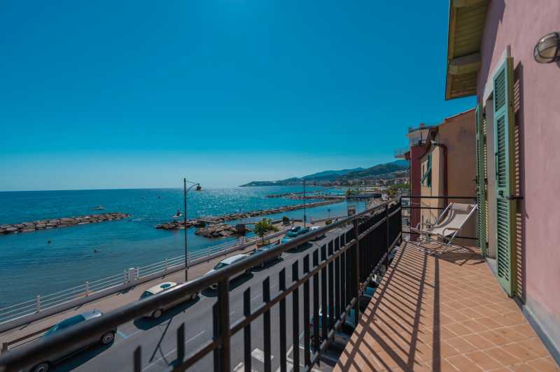 Appartement te koop in Santo Stefano al Mare.