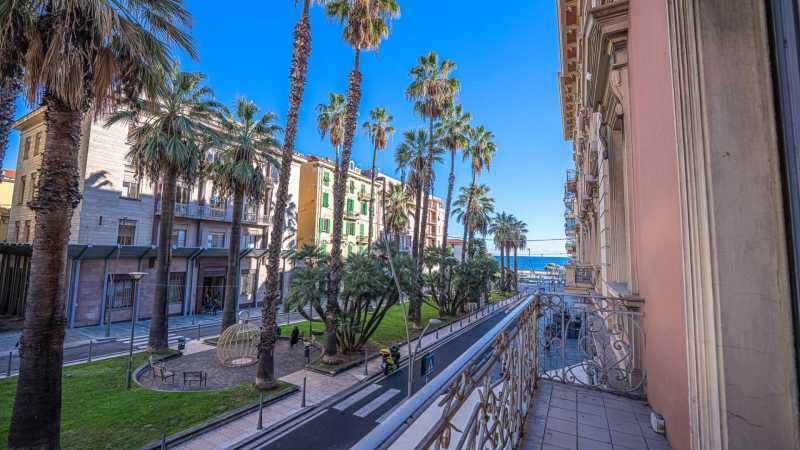 Te koop: appartement met vier kamers in Sanremo.