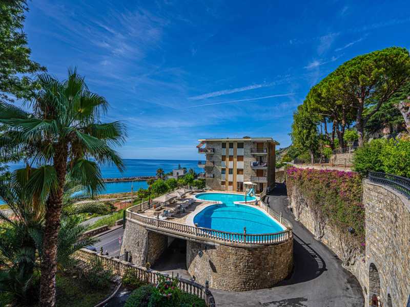 Penthouse di 127 m2 a Ospedaletti in vendita