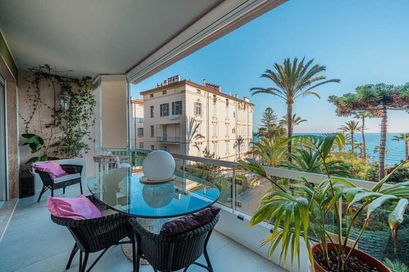 Luxe appartement aan zee in Sanremo.