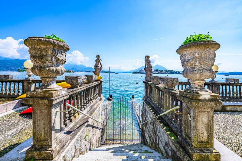 Villa in vendita a Stresa vicino al lago.