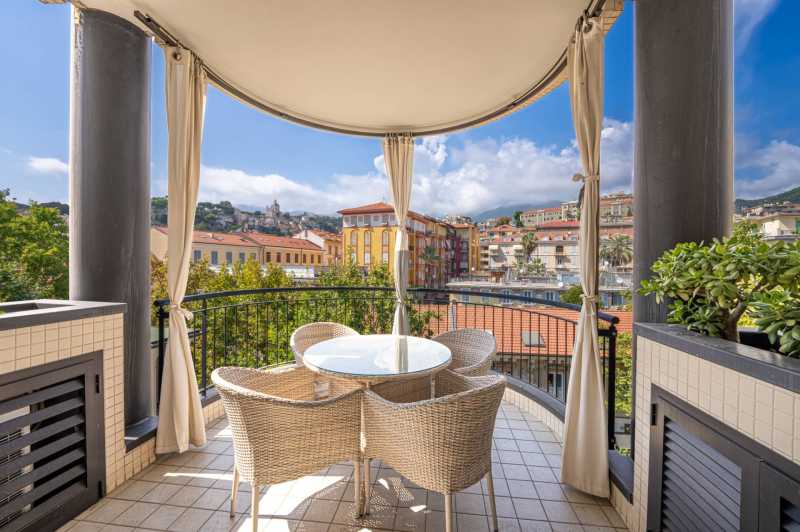 Appartement met drie kamers in het centrum van Sanremo.