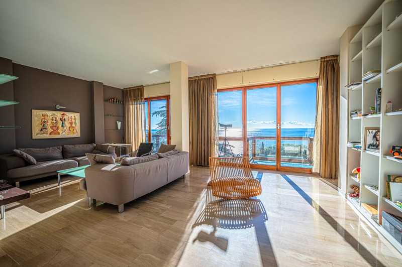 Appartement met uitzicht op zee in Sanremo.