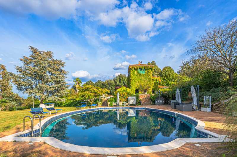 Villa te koop in de buurt van Rome.