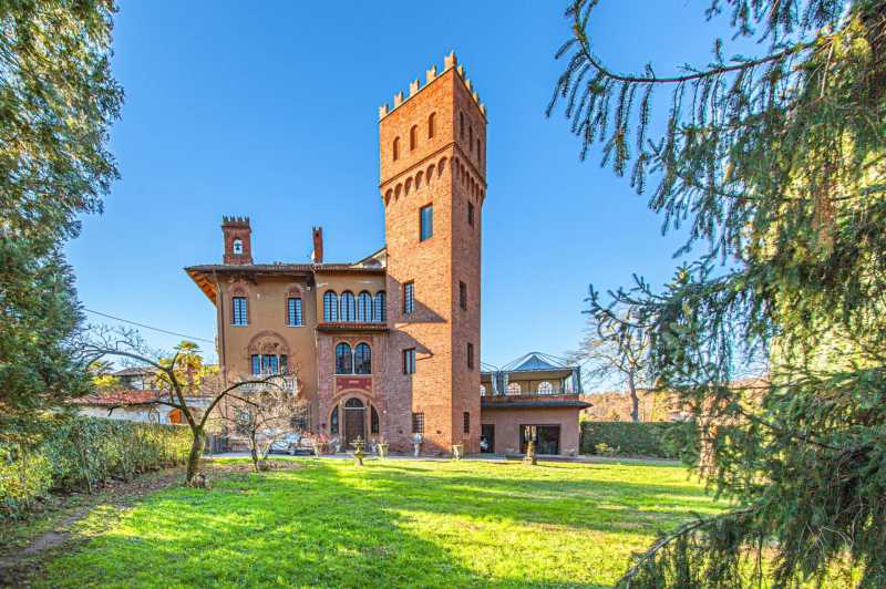 Luxe kasteel te koop in Bogomanero