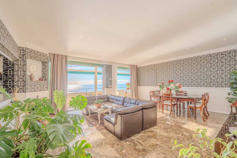 Appartement aan de eerste lijn van de zee in Ospedaletti