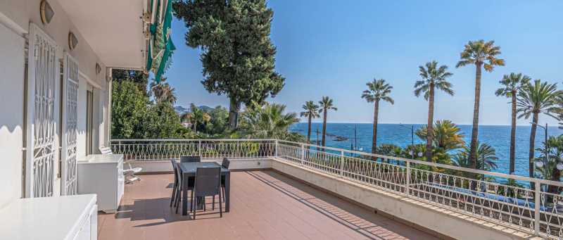 Een luxe appartement in San Remo is te huur.