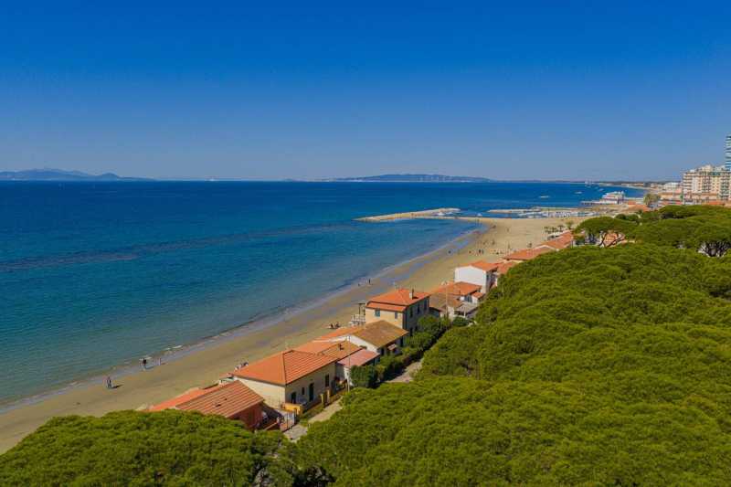 Onroerend goed aan de eerste kustlijn in Follonica