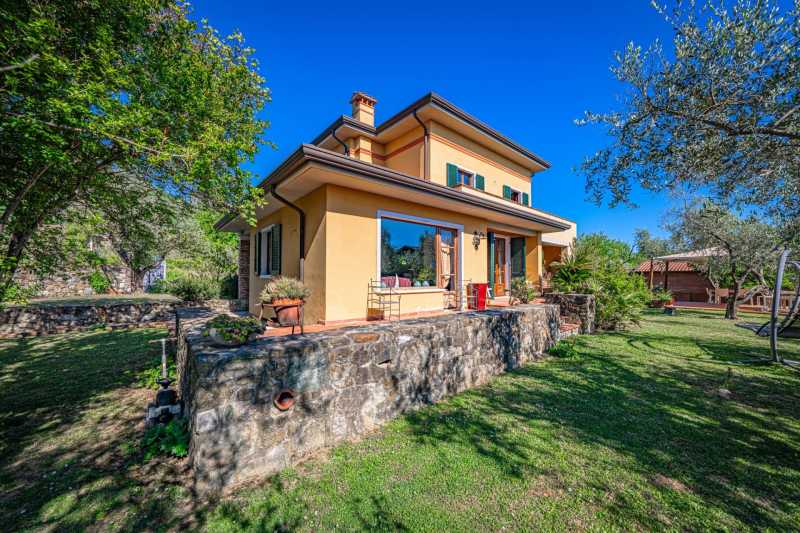 Villa in Carrara te koop