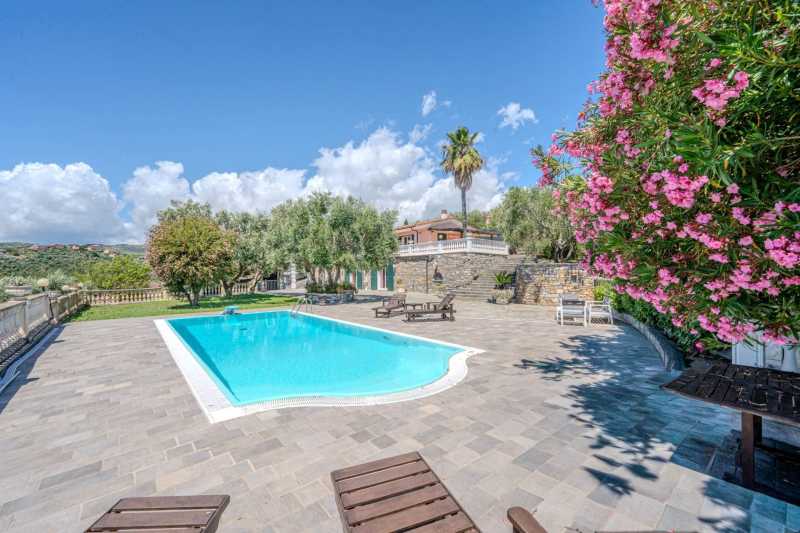 Te koop prachtige villa in Imperia