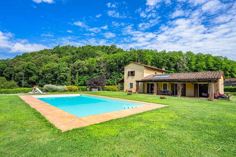 Villa in Toscane, nabij Lucca, te koop