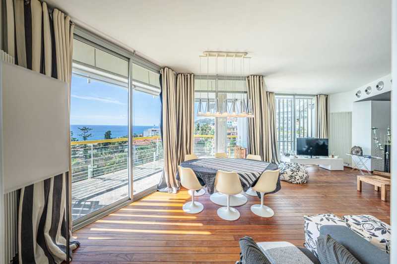Te koop: prachtig appartement aan zee in Sanremo
