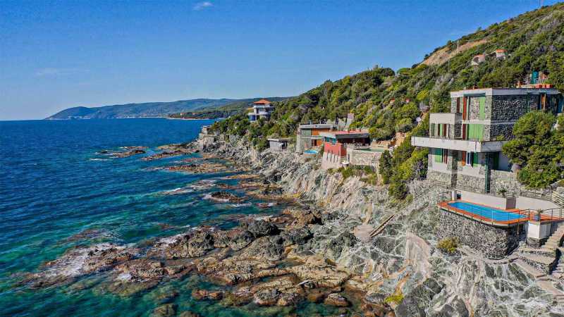 Prestigieuze woning met zwembad aan de kust van Castiglioncello te koop