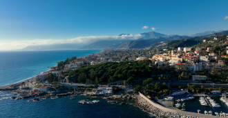 Twee verdiepingen tellend huis met tuin in Bordighera.