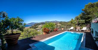 Villa met panoramisch uitzicht op Monaco in Bordighera.