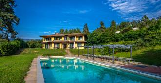 Villa di 500 m2 a Castelnuovo di Garfagnana