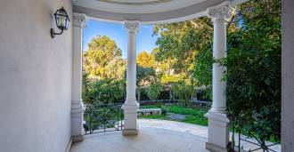 Appartementen aan zee in een villa in Bordighera.