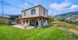 Nieuw huis in San Remo met panoramisch uitzicht op zee