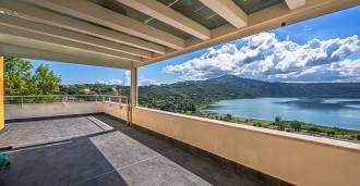 Luxe penthouse in Castel Gandolfo