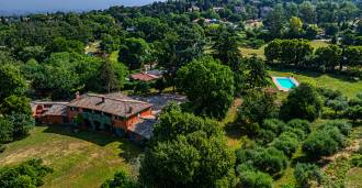 Villa met geschiedenis en zwembad in Grottaferrata