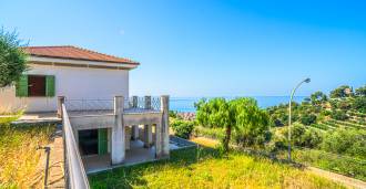 Moderna villa a Bordighera