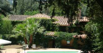 Historische villa te huur in een prestigieuze residentie in Rome.