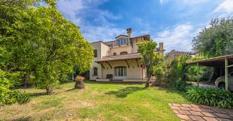 Villa aan zee in Bordighera te koop