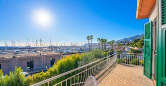 Elegante villa aan de eerste lijn van de zee in Sanremo te huur
