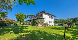 Premium villa te koop in Marina di Carrara