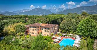 Te koop: prachtig hotel-villa aan de kust van Toscane
