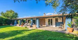 Te koop: perceel villa met zwembad aan zee in Pescia Romana