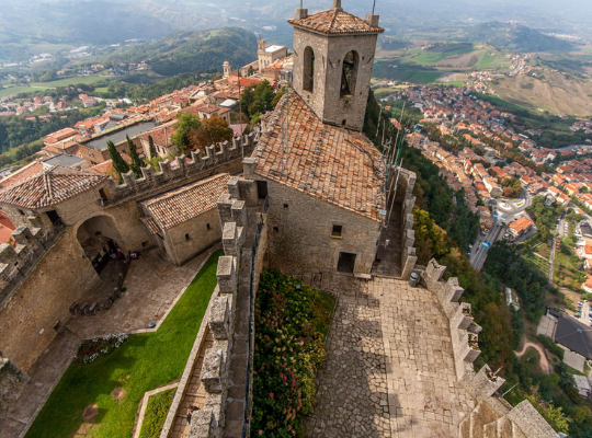 San Marino is een heel klein land op de kaart van Italië 2021