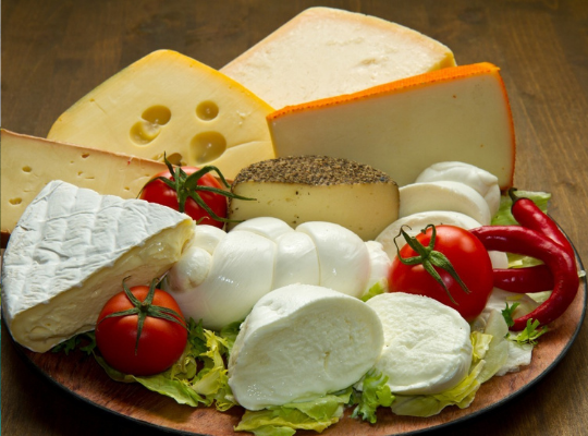 Gastronomische rondleiding die de kazen van Italië proeft